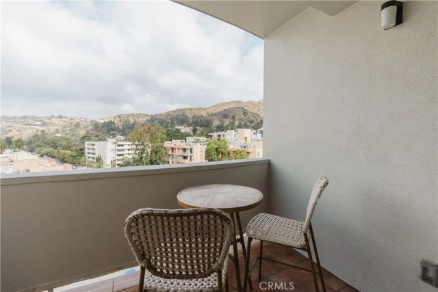 7250 Franklin Avenue 1008, Los Angeles, CA 90046