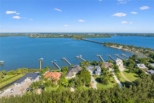 8850 44th Avenue, Sebastian, FL 32958