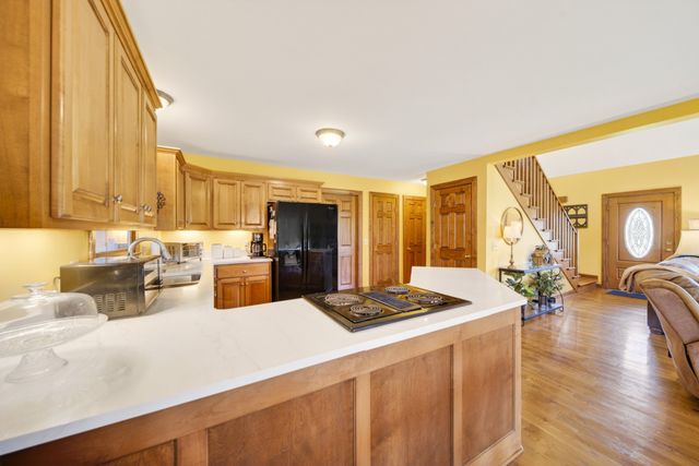 426 Watt Nolen Rd, Cottontown, TN 37048