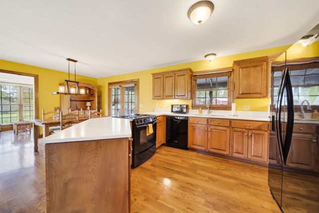 426 Watt Nolen Rd, Cottontown, TN 37048