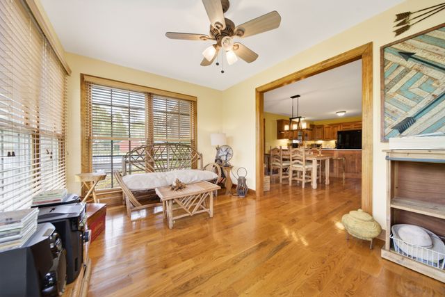 426 Watt Nolen Rd, Cottontown, TN 37048