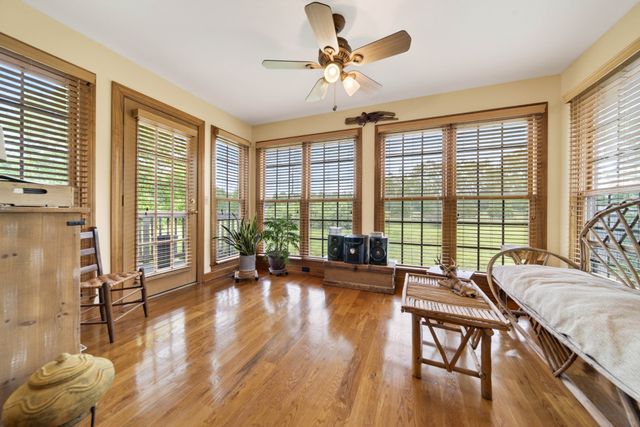 426 Watt Nolen Rd, Cottontown, TN 37048