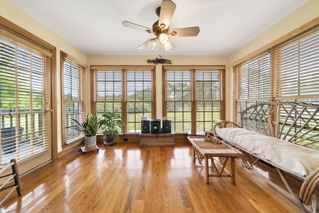 426 Watt Nolen Rd, Cottontown, TN 37048