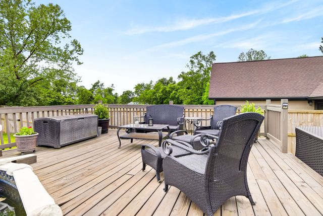 426 Watt Nolen Rd, Cottontown, TN 37048