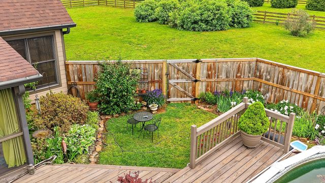 426 Watt Nolen Rd, Cottontown, TN 37048