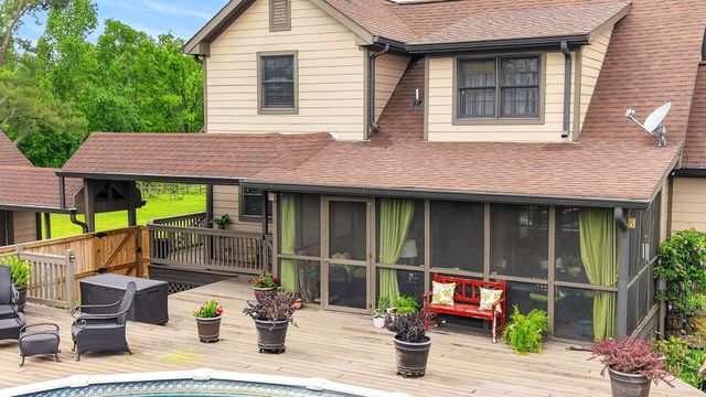 426 Watt Nolen Rd, Cottontown, TN 37048