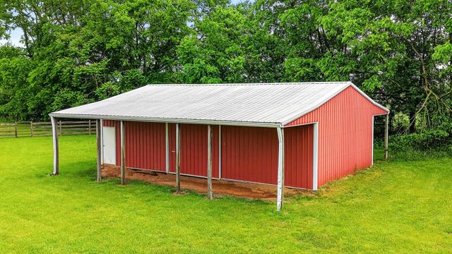 426 Watt Nolen Rd, Cottontown, TN 37048