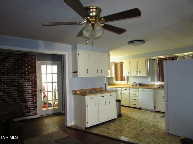 310 Conway Street, Roan Mountain, TN 37687