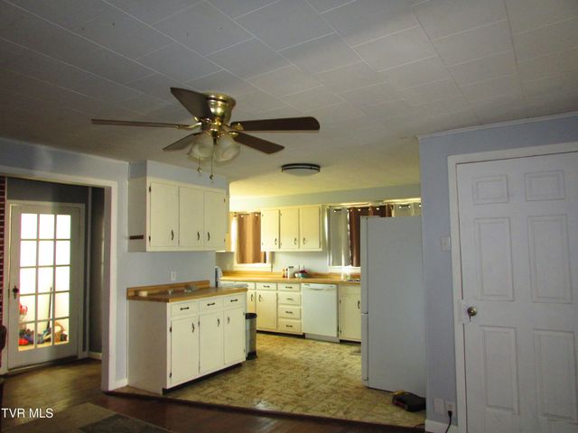 310 Conway Street, Roan Mountain, TN 37687