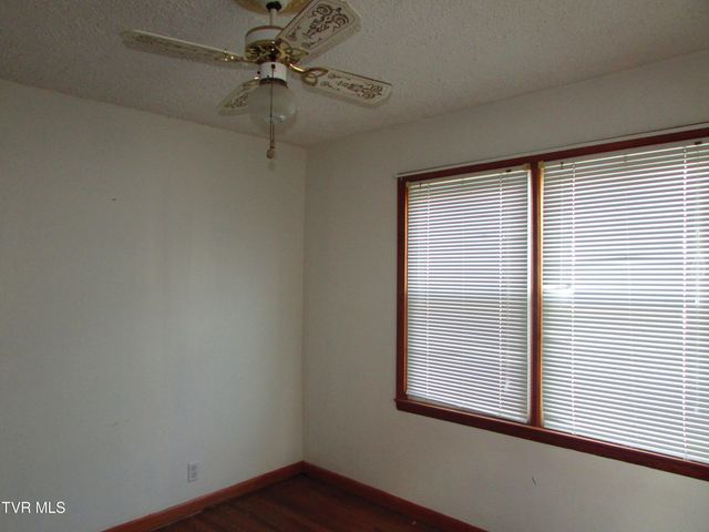 310 Conway Street, Roan Mountain, TN 37687