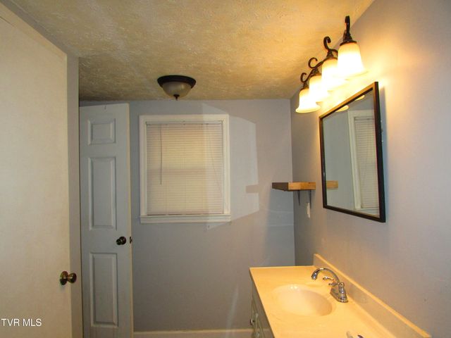 310 Conway Street, Roan Mountain, TN 37687