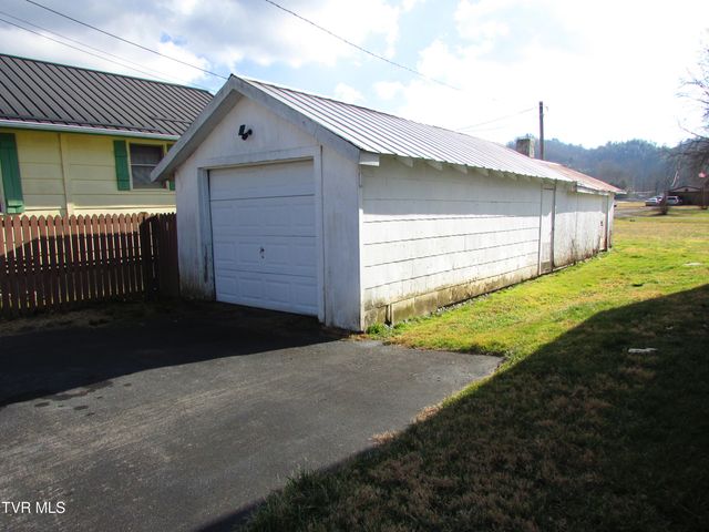 310 Conway Street, Roan Mountain, TN 37687