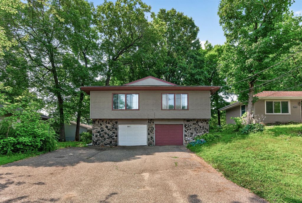 5017-5019 Shoreline Drive, Mound, MN 55364 — exterior
