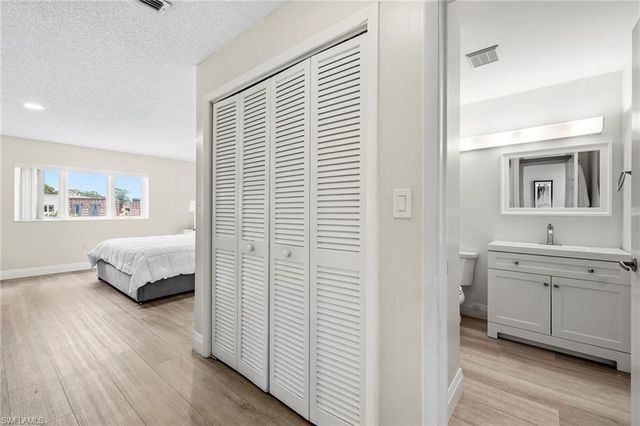 428 Meadowlark LN 428-B, Naples, FL 34105