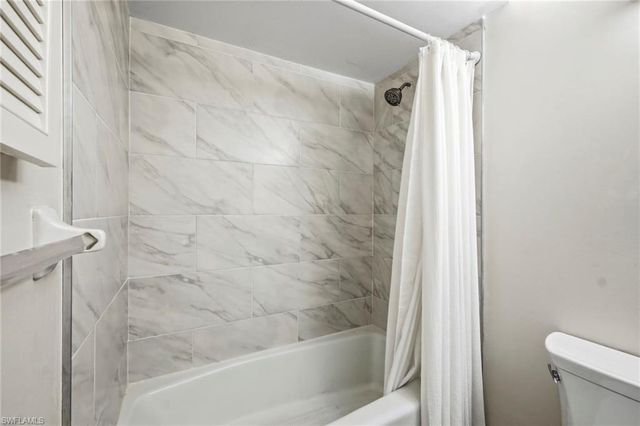 428 Meadowlark LN 428-B, Naples, FL 34105