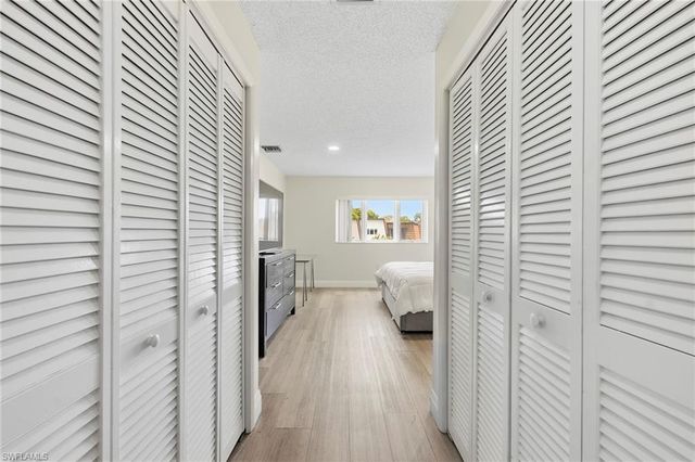 428 Meadowlark LN 428-B, Naples, FL 34105