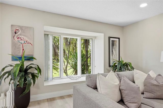 428 Meadowlark LN 428-B, Naples, FL 34105