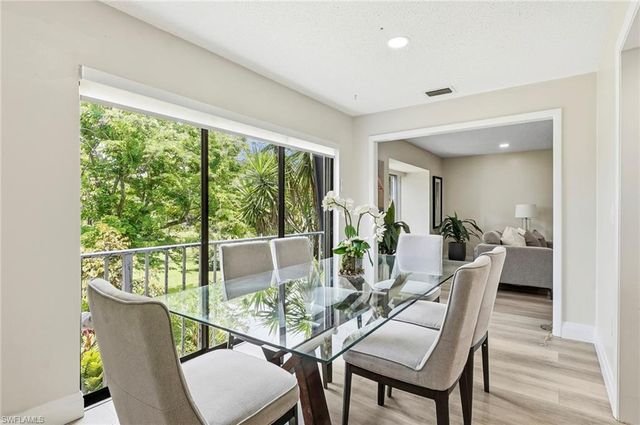428 Meadowlark LN 428-B, Naples, FL 34105
