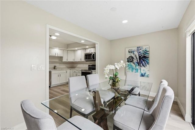 428 Meadowlark LN 428-B, Naples, FL 34105