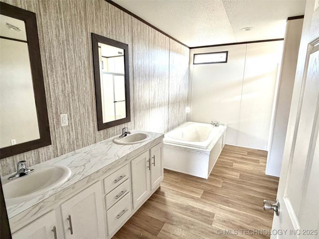 9774 N 441 Road, Big Cabin, OK 74332