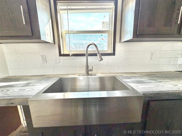 9774 N 441 Road, Big Cabin, OK 74332