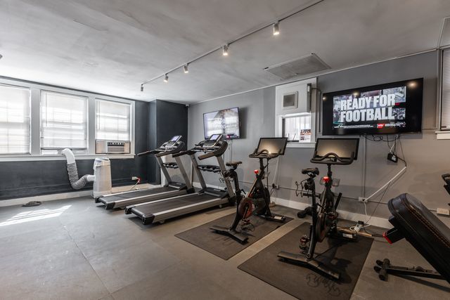 1140 N La Salle Drive 203, Chicago, IL 60610