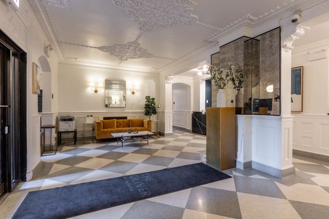 1140 N La Salle Drive 203, Chicago, IL 60610