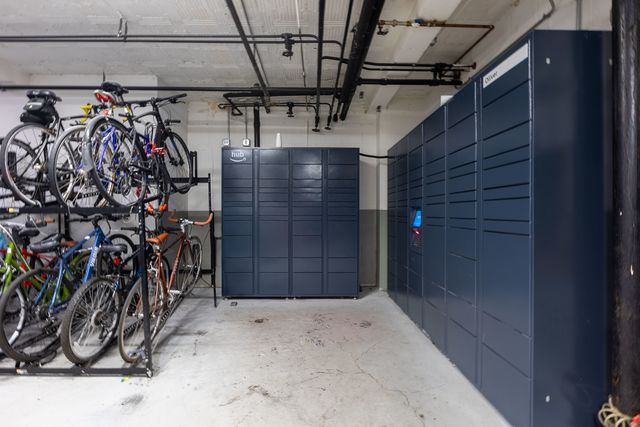 1140 N La Salle Drive 203, Chicago, IL 60610