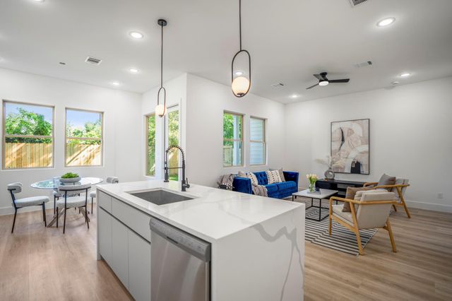 4201 Oats Street B, Houston, TX 77020