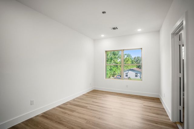 4201 Oats Street B, Houston, TX 77020