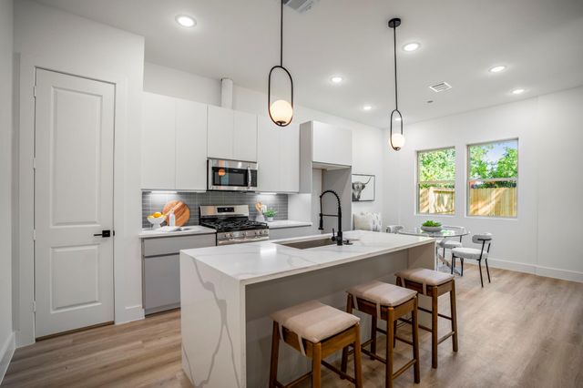 4201 Oats Street B, Houston, TX 77020