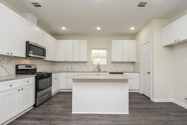 2811 Topiary Lane, Houston, TX 77014