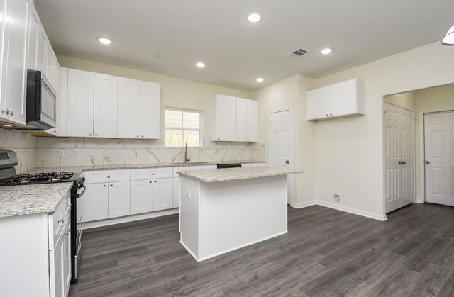 2811 Topiary Lane, Houston, TX 77014