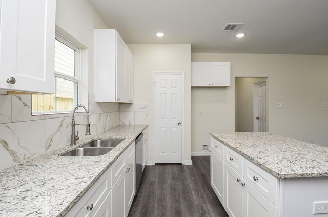 2811 Topiary Lane, Houston, TX 77014