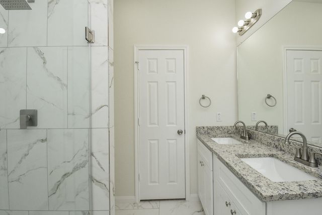 2811 Topiary Lane, Houston, TX 77014