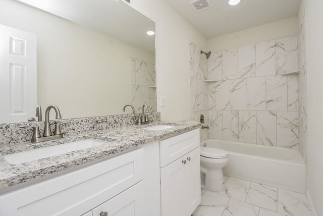 2811 Topiary Lane, Houston, TX 77014