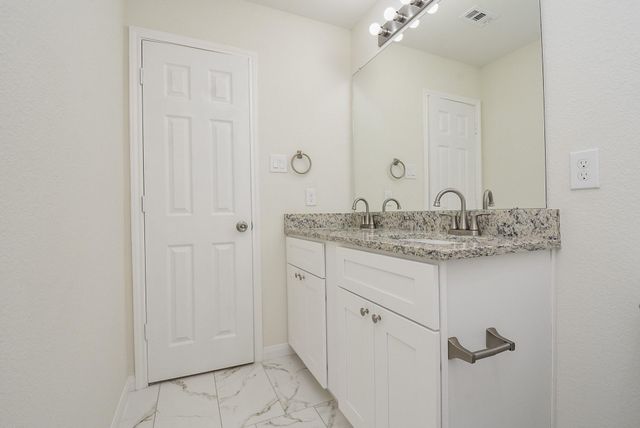 2811 Topiary Lane, Houston, TX 77014