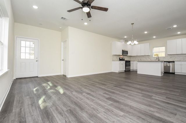 2811 Topiary Lane, Houston, TX 77014