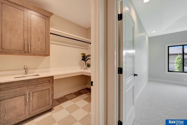 4224 Sundrop Court, Lincoln, NE 68516