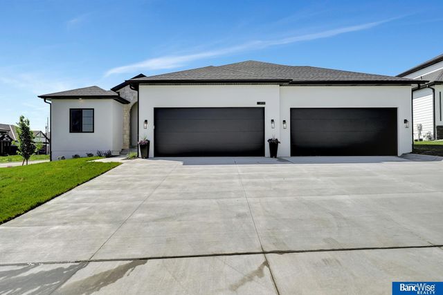 4224 Sundrop Court, Lincoln, NE 68516