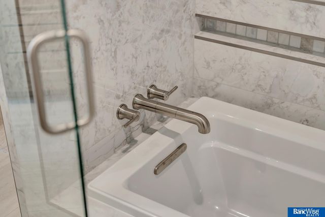 4224 Sundrop Court, Lincoln, NE 68516