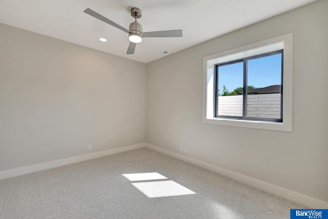 4224 Sundrop Court, Lincoln, NE 68516