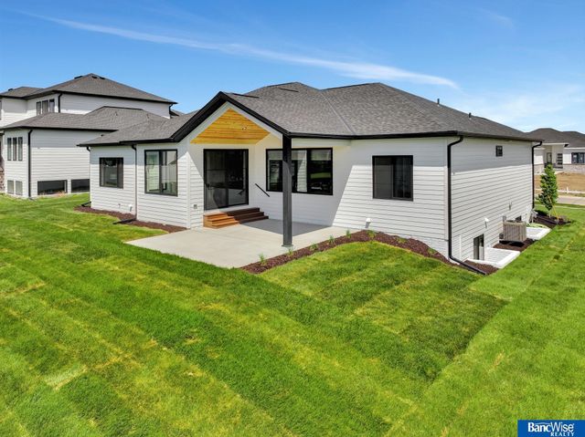 4224 Sundrop Court, Lincoln, NE 68516