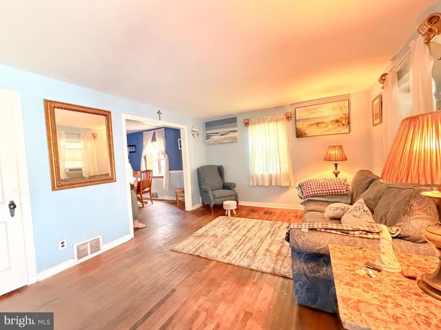 646 AMOSLAND RD, Morton, PA 19070