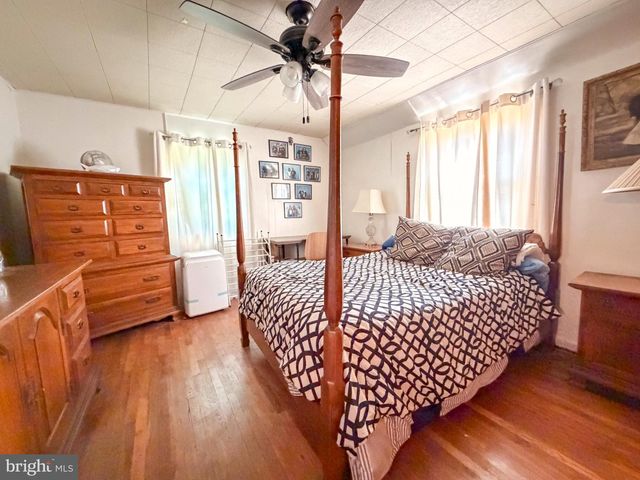 646 AMOSLAND RD, Morton, PA 19070