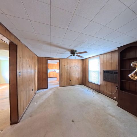 131 Peyton Avenue, Irvine, KY 40336