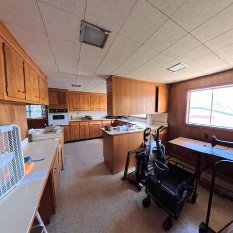 131 Peyton Avenue, Irvine, KY 40336