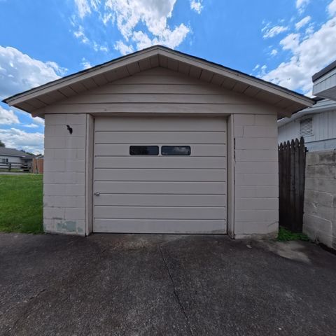 131 Peyton Avenue, Irvine, KY 40336