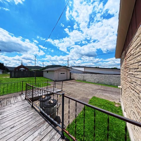 131 Peyton Avenue, Irvine, KY 40336
