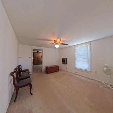 131 Peyton Avenue, Irvine, KY 40336